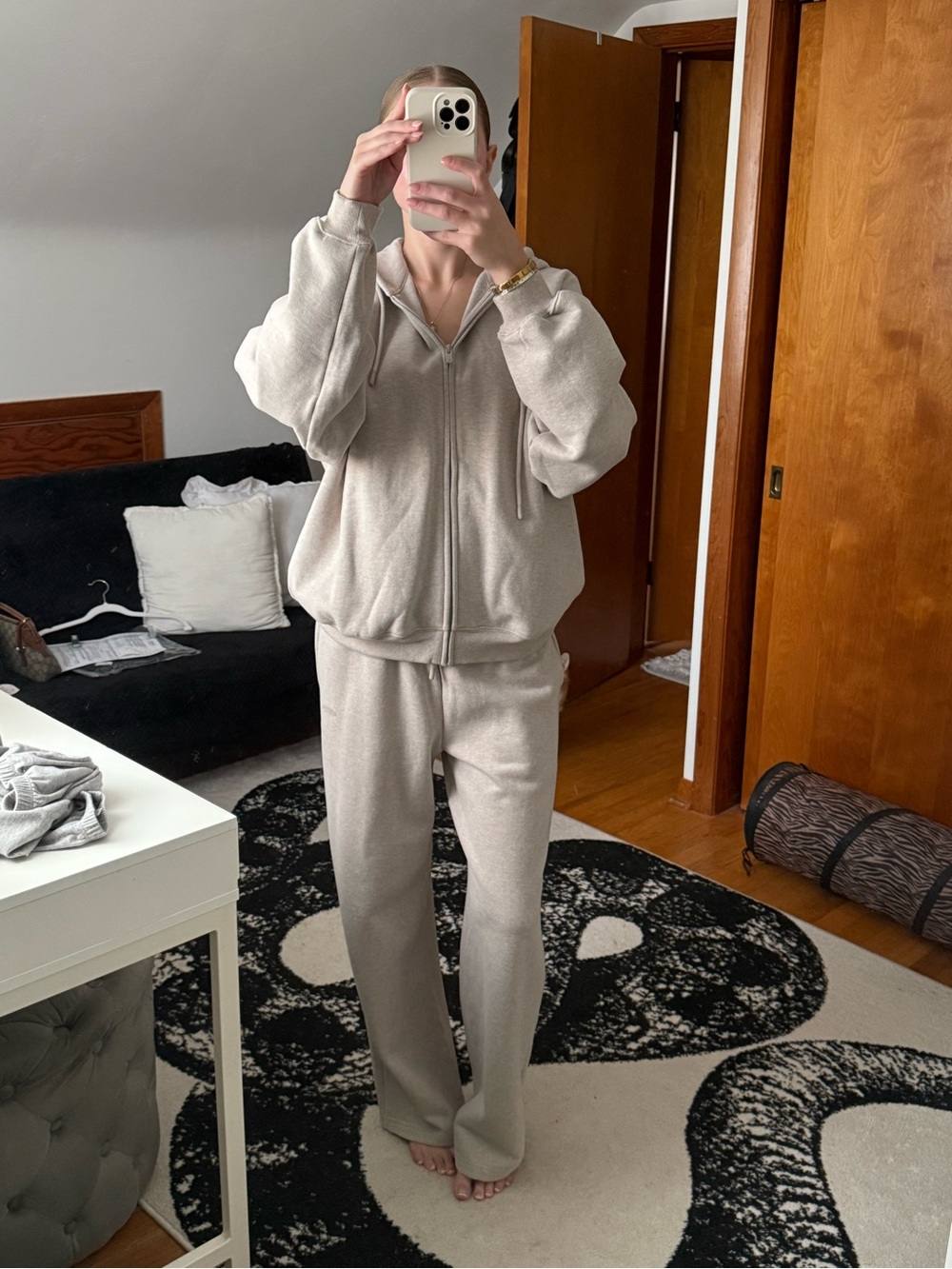 Aritzia cozy sweatfleece mega zip up - Picture 3 of 3